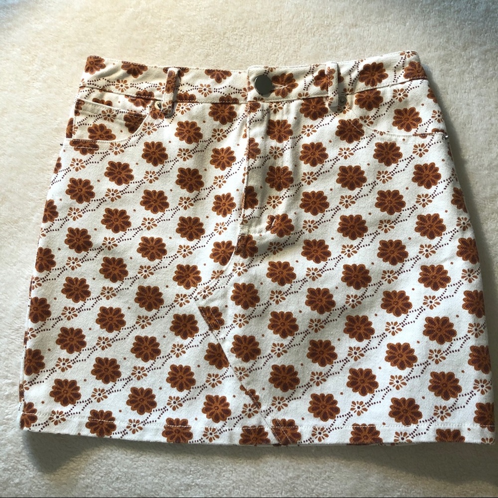 Forever 21 floral mini skirt
